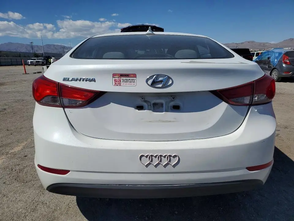 2016 HYUNDAI ELANTRA SE  