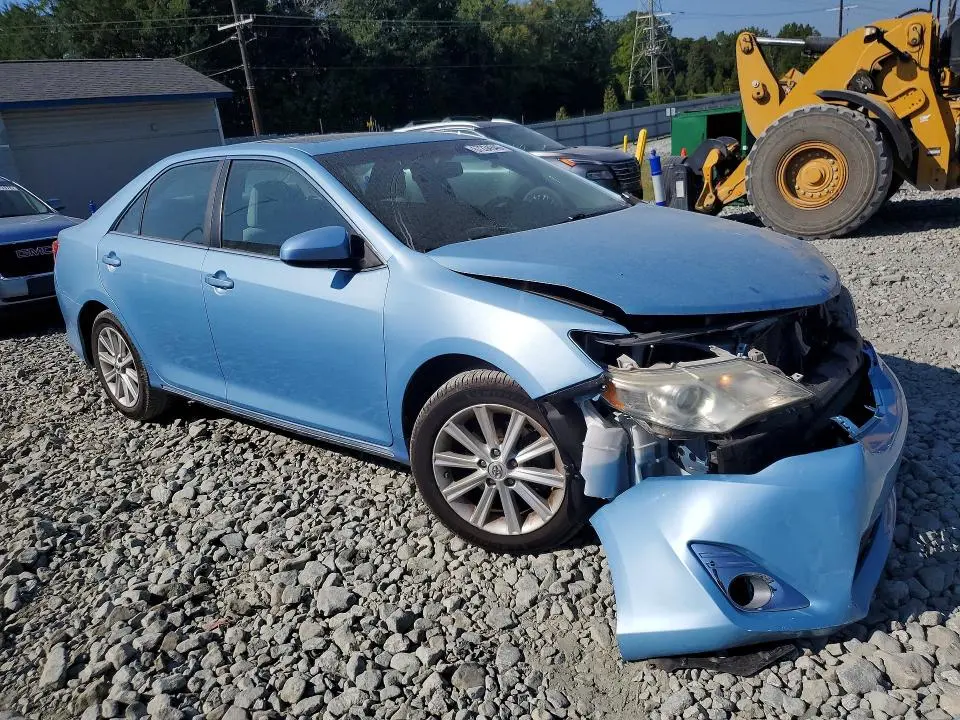 2013 TOYOTA CAMRY XLE  