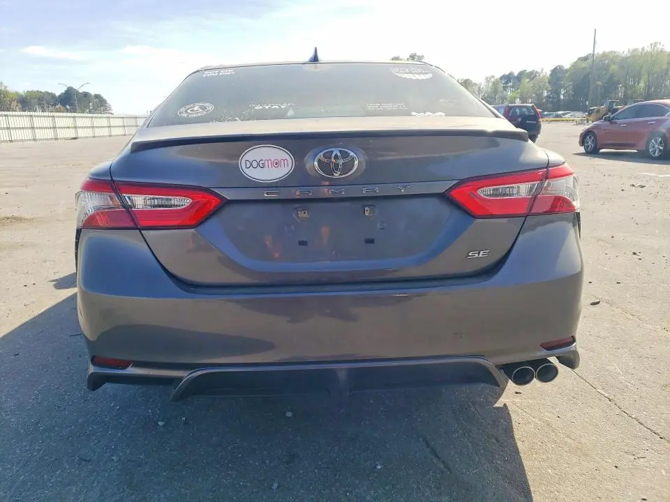 2019 TOYOTA CAMRY SE  
