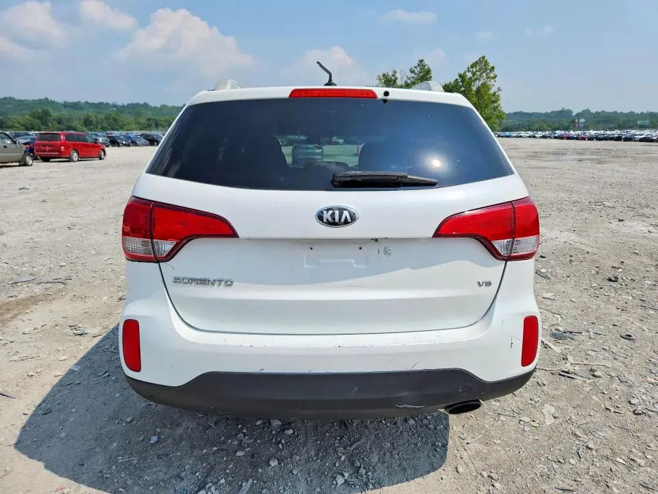 2015 KIA SORENTO LX  