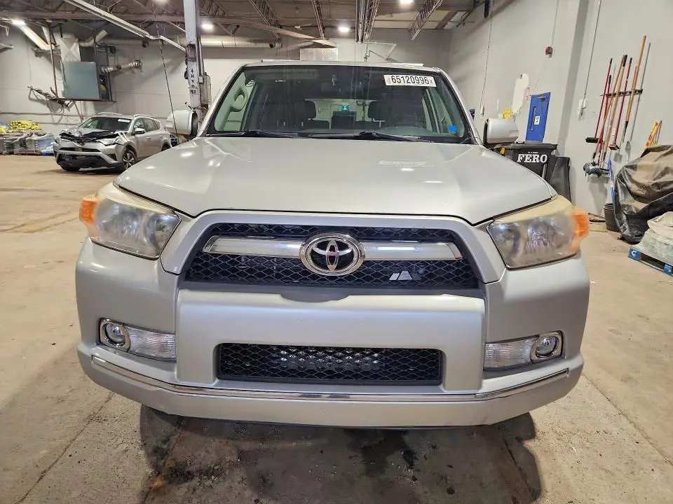 2013 TOYOTA 4RUNNER SR5  