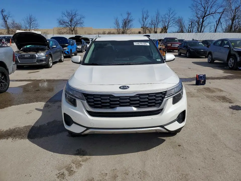 2021 KIA SELTOS LX  