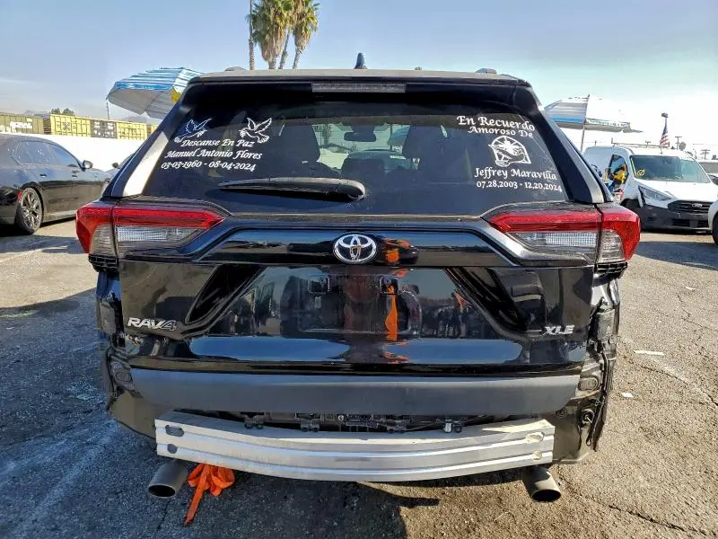 2021 TOYOTA RAV4 XLE  