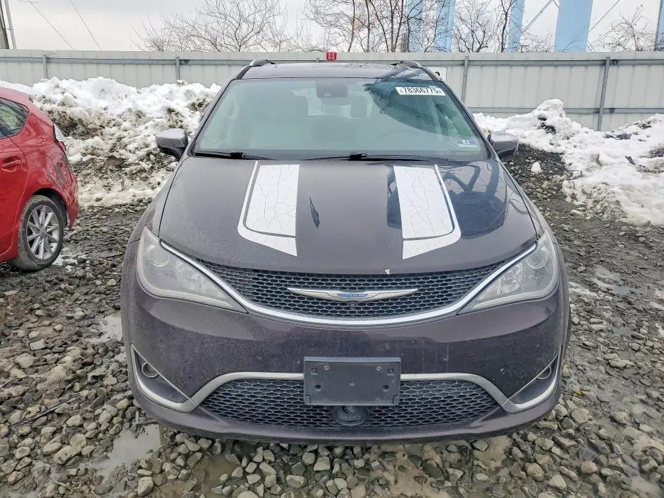 2017 CHRYSLER PACIFICA LIMITED  