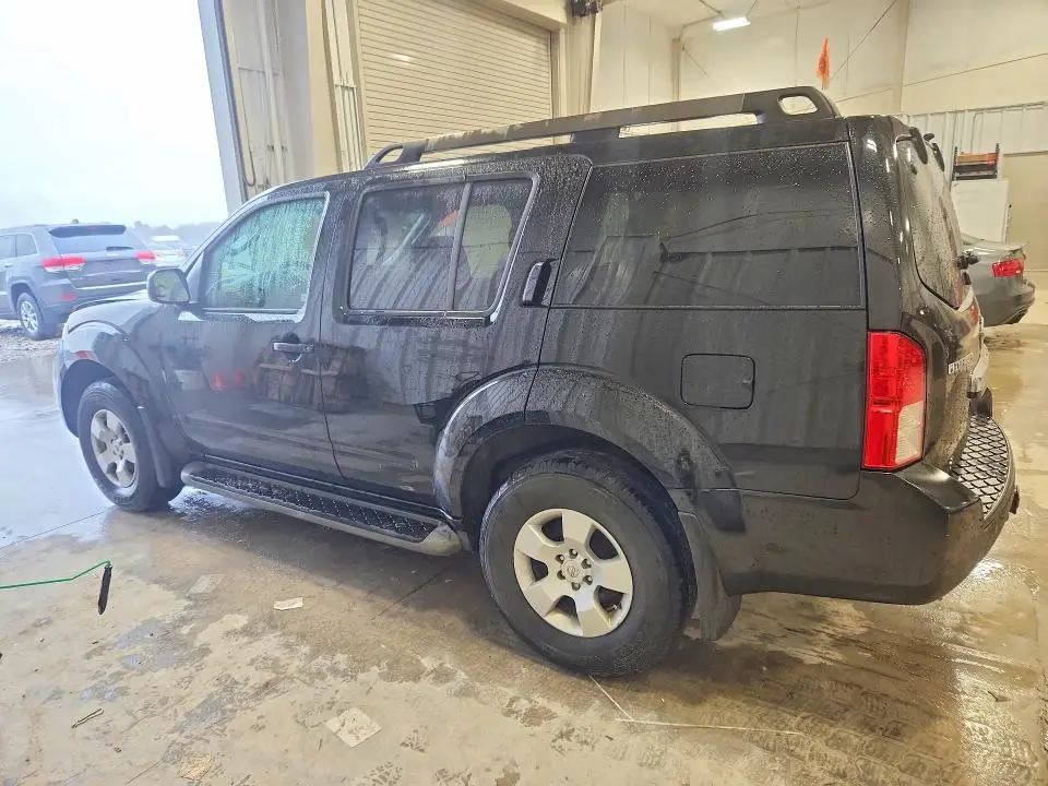 2010 NISSAN PATHFINDER S  
