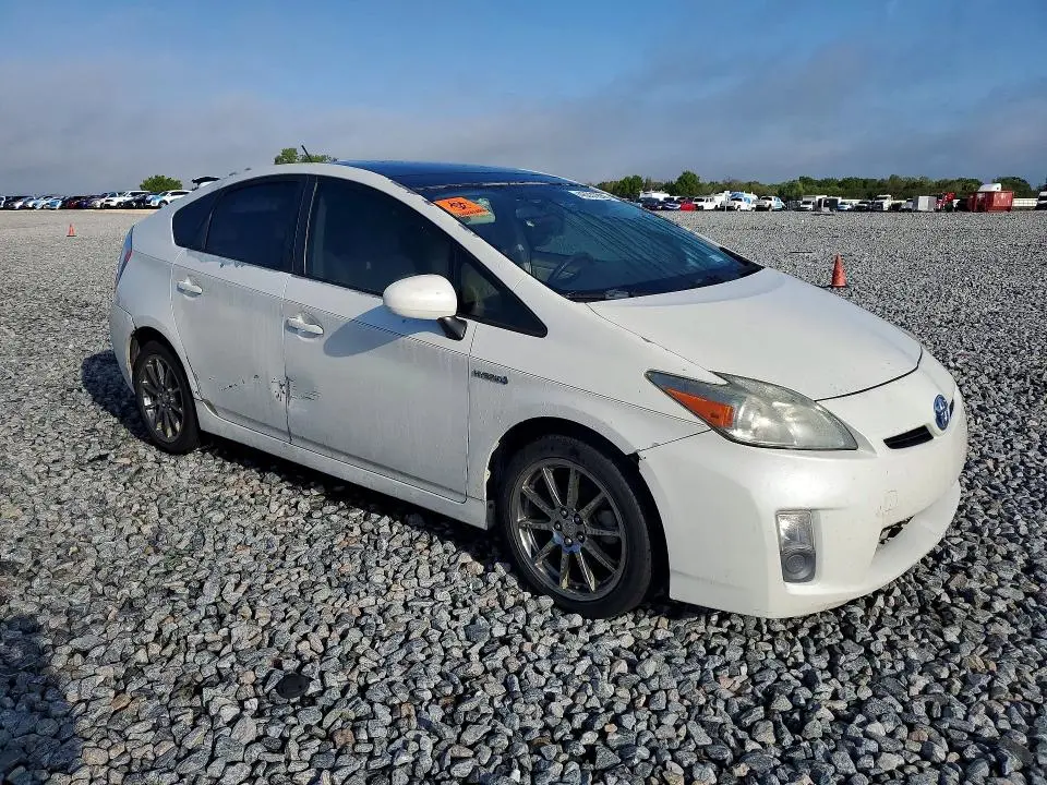 2010 TOYOTA PRIUS III  