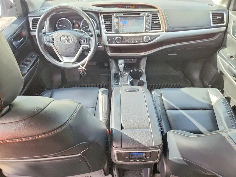 2018 TOYOTA HIGHLANDER XLE  