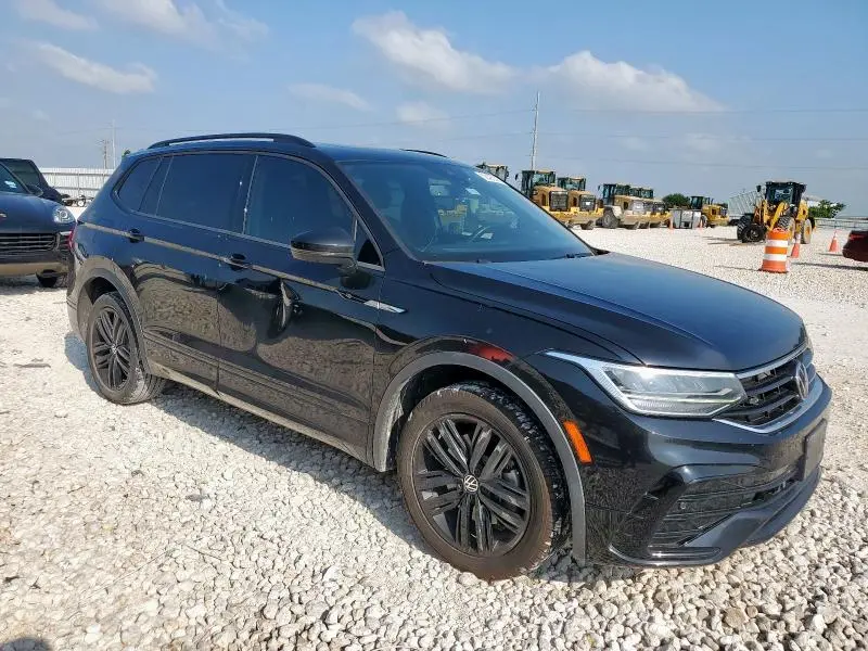 2022 VOLKSWAGEN TIGUAN SE R-LINE BLACK  