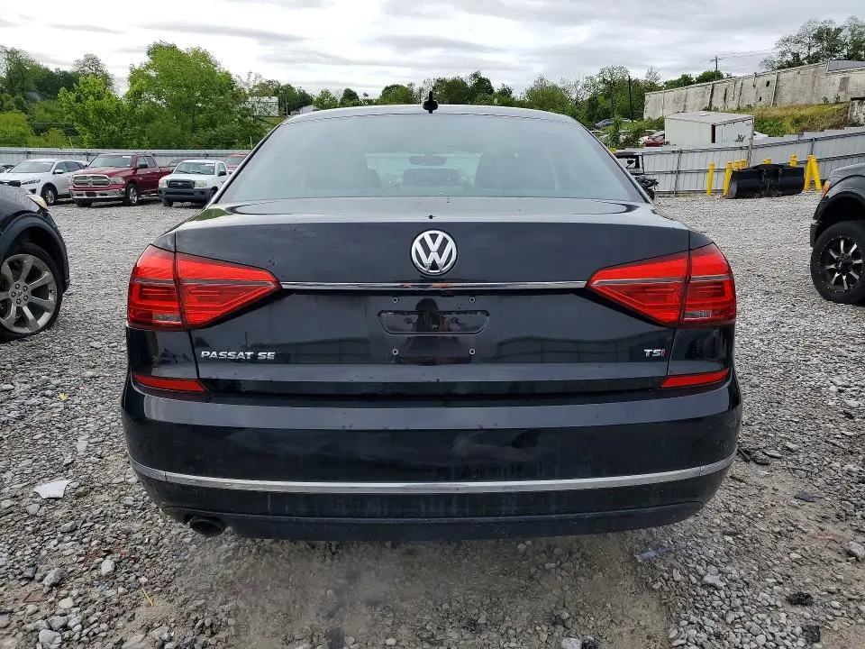 2016 VOLKSWAGEN PASSAT SE  