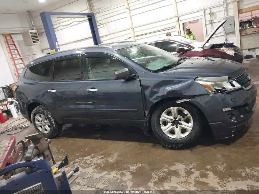 2014 CHEVROLET TRAVERSE LS