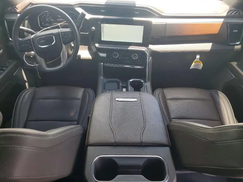 2024 GMC SIERRA   