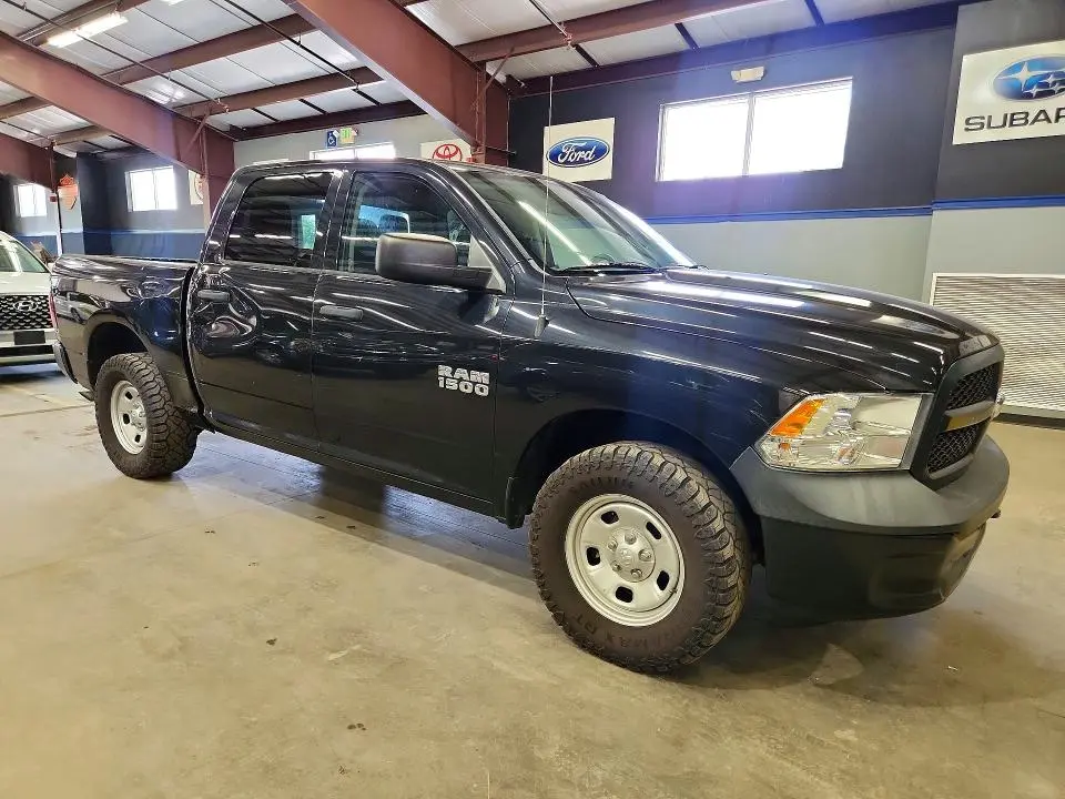 2016 RAM 1500 ST  