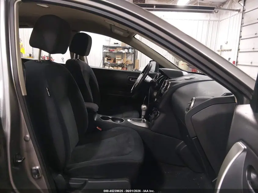 2010 NISSAN ROGUE S