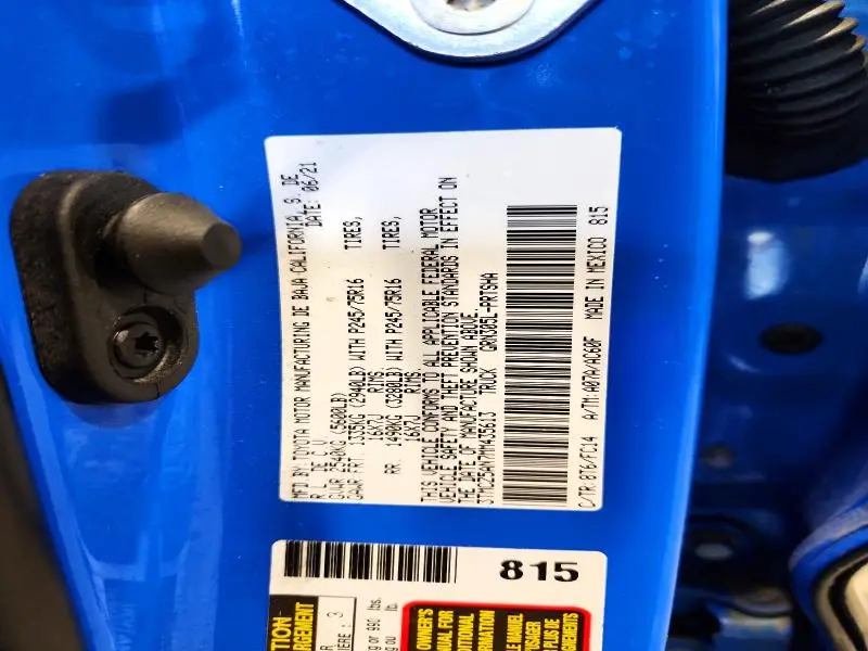 2021 TOYOTA TACOMA SR5 V6  