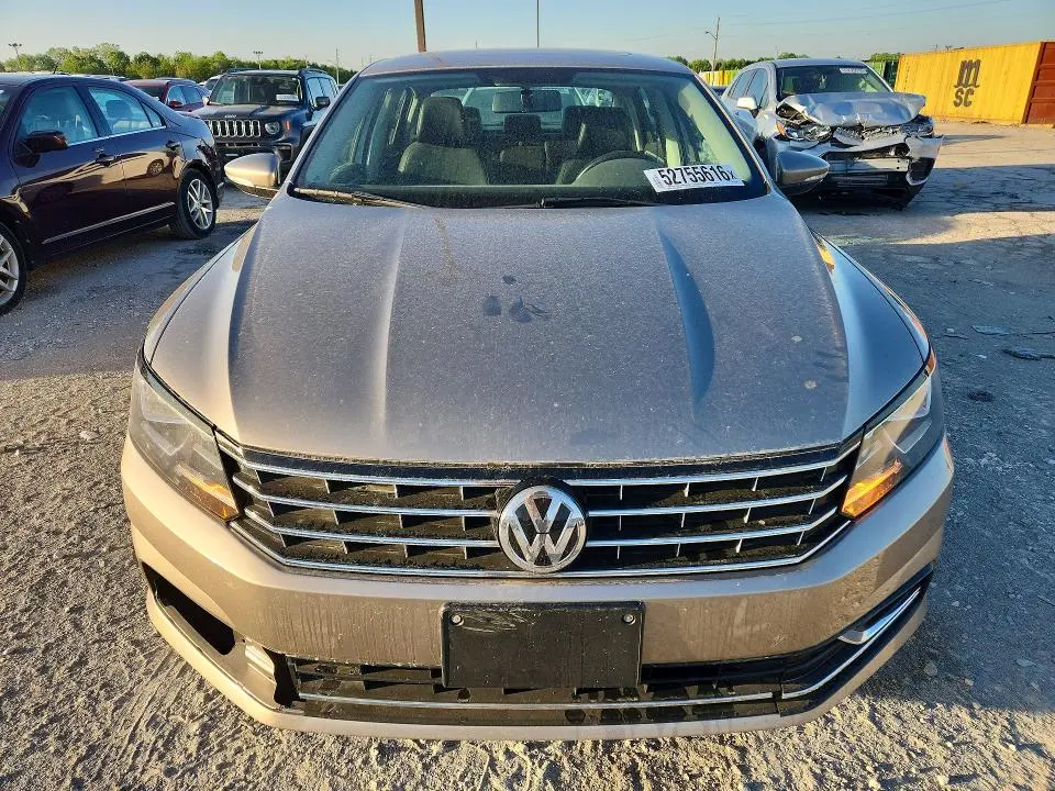 2016 VOLKSWAGEN PASSAT SE  