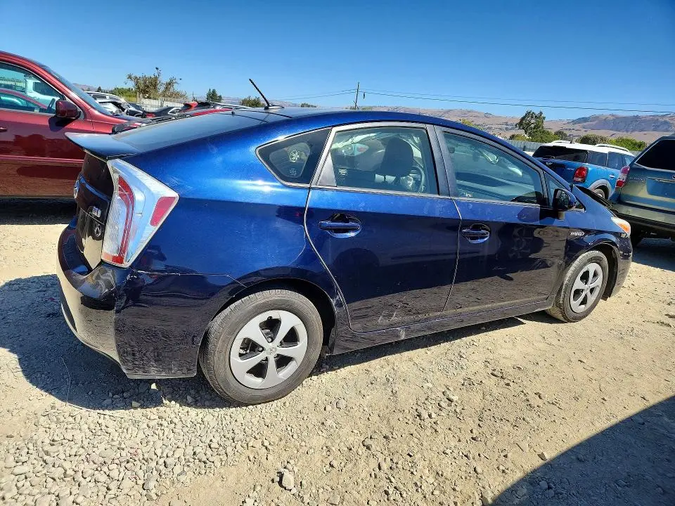 2015 TOYOTA PRIUS THREE  