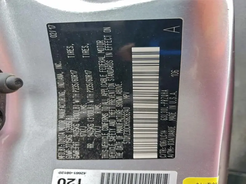 2017 TOYOTA SIENNA XLE  