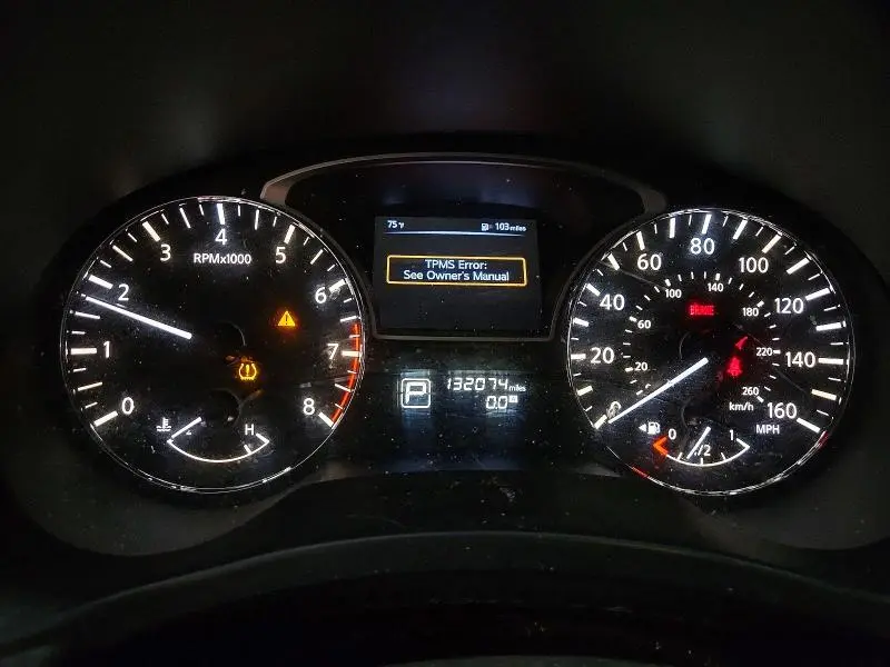 2015 NISSAN PATHFINDER SV  