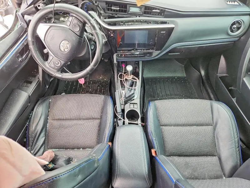 2017 TOYOTA COROLLA SE  