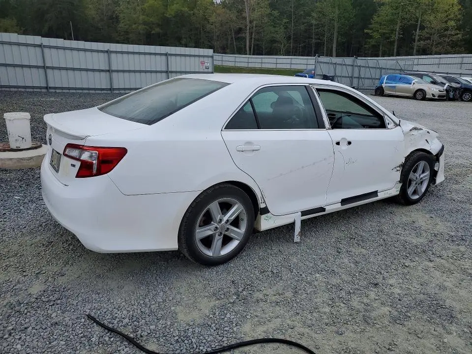 2012 TOYOTA CAMRY SE  