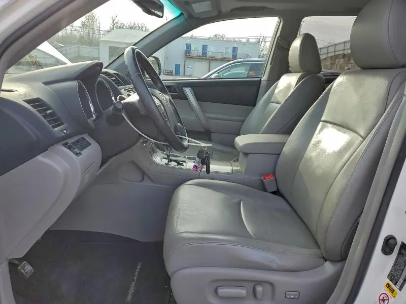 2013 TOYOTA HIGHLANDER BASE  