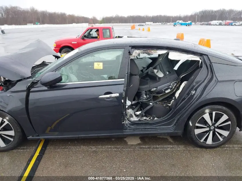 2021 NISSAN ALTIMA SV