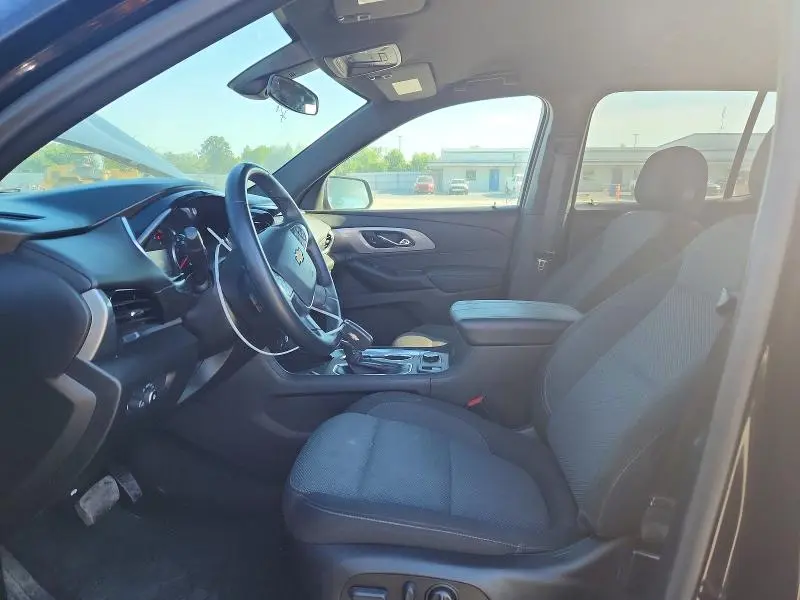 2023 CHEVROLET TRAVERSE LT  