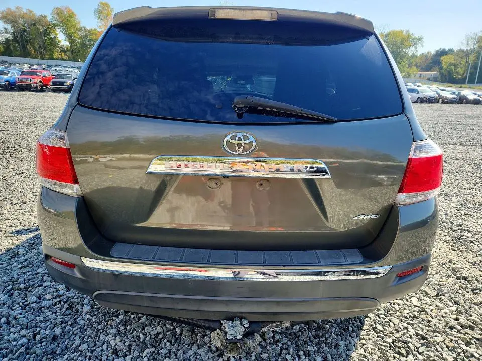 2011 TOYOTA HIGHLANDER LIMITED  