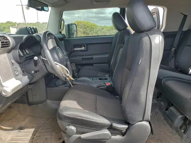 2010 TOYOTA FJ CRUISER   