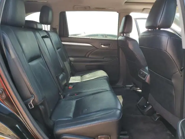 2016 TOYOTA HIGHLANDER XLE  