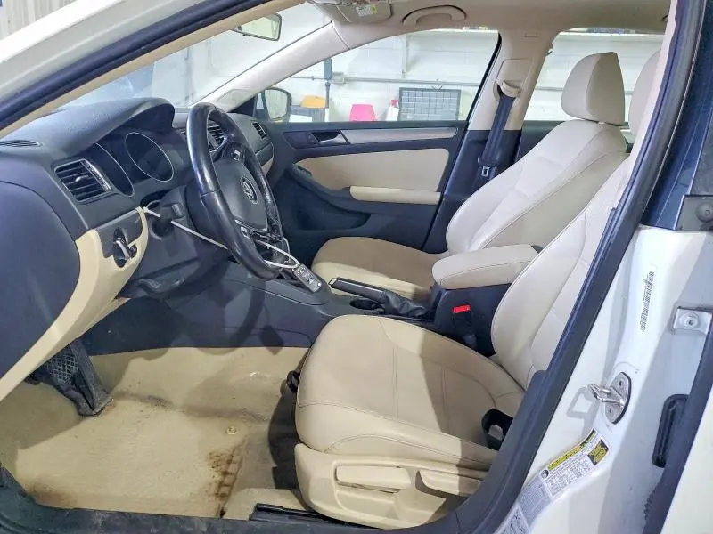 2015 VOLKSWAGEN JETTA SE  