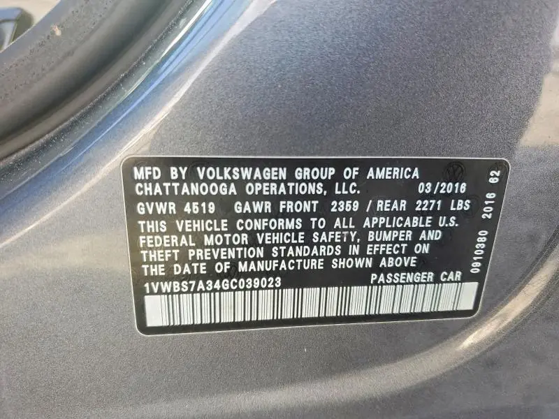 2016 VOLKSWAGEN PASSAT SE  