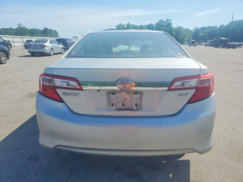 2012 TOYOTA CAMRY XLE  