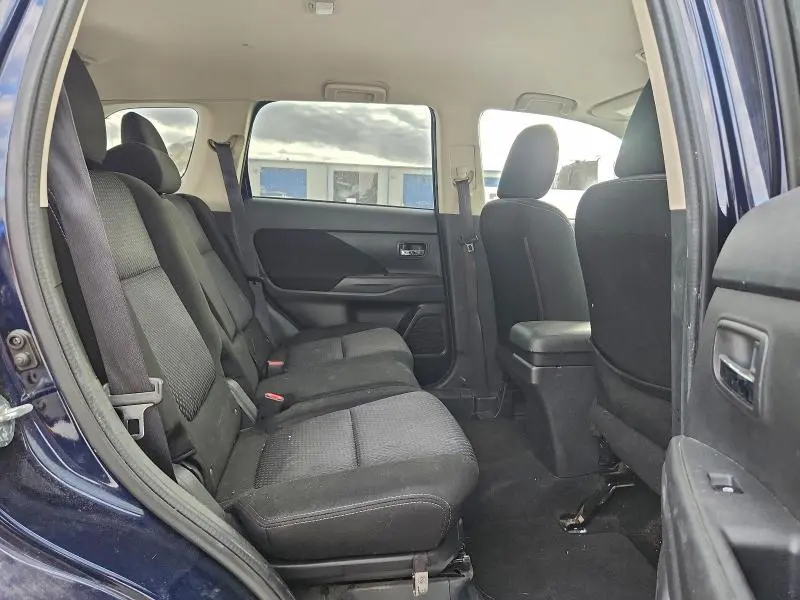 2016 MITSUBISHI OUTLANDER ES  