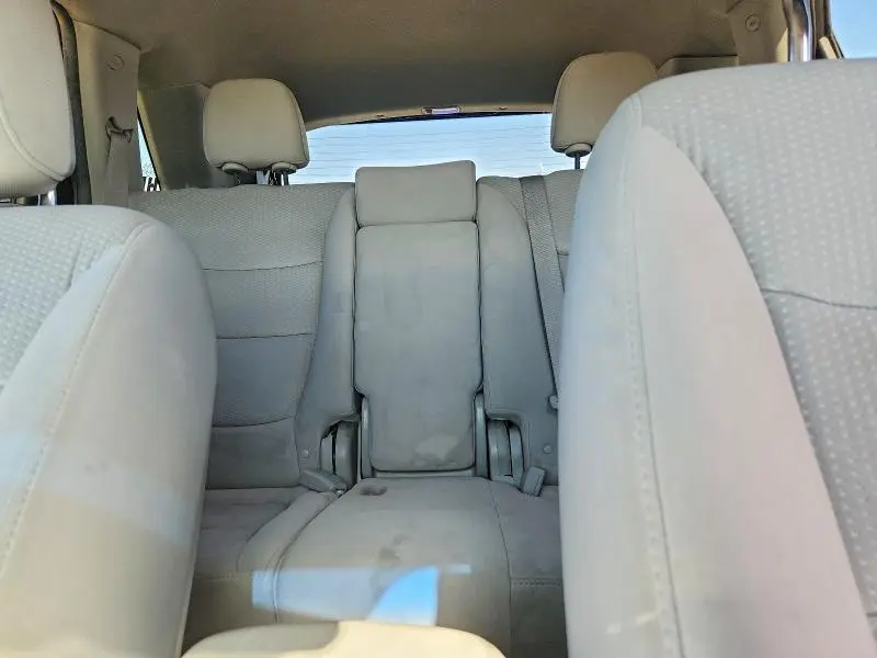 2011 KIA SORENTO LX  