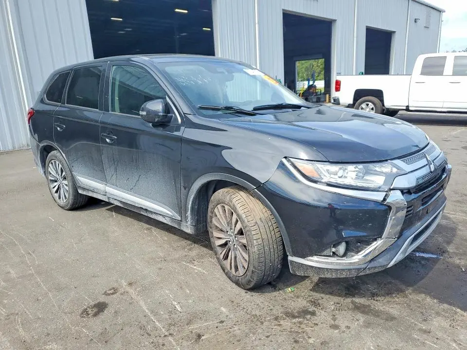 2020 MITSUBISHI OUTLANDER SE  