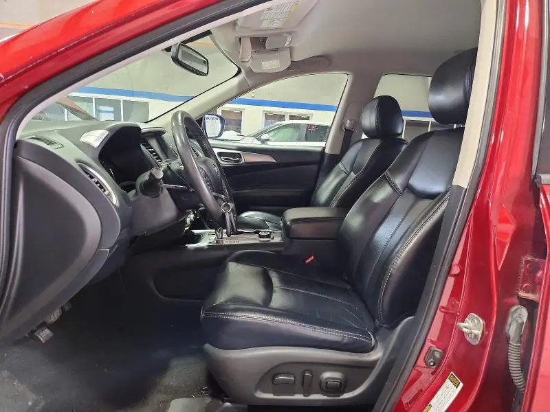 2017 NISSAN PATHFINDER SL  
