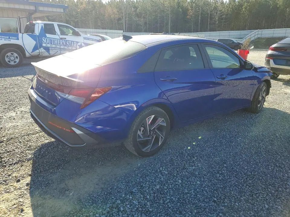 2025 HYUNDAI ELANTRA SEL SPORT  