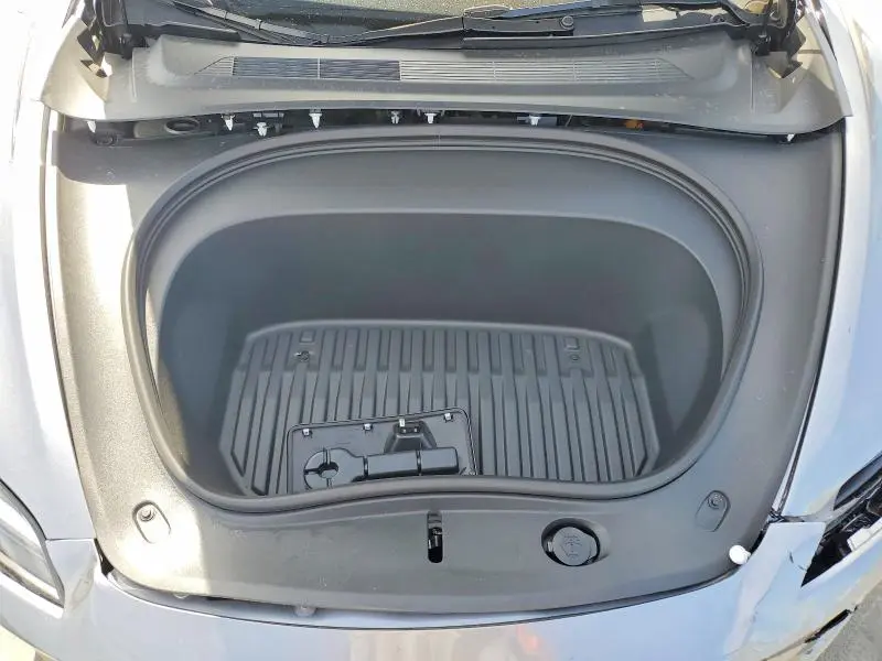 2026 TESLA MODEL 3   