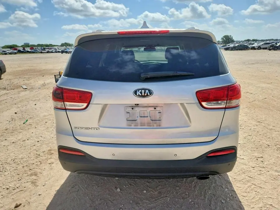 2016 KIA SORENTO LX  