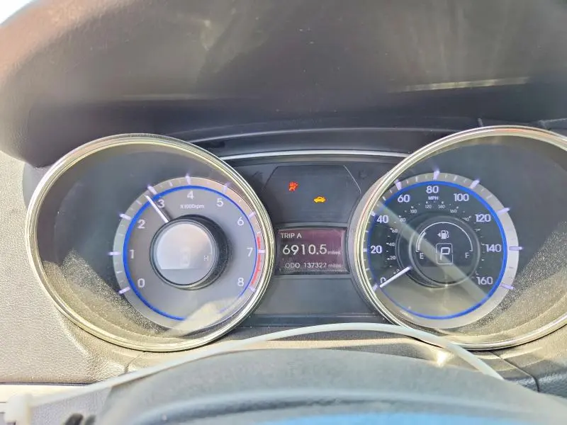 2011 HYUNDAI SONATA GLS  