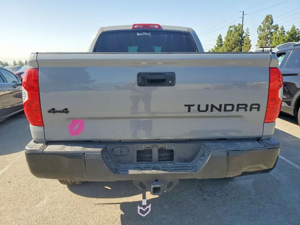 2019 TOYOTA TUNDRA SR5  