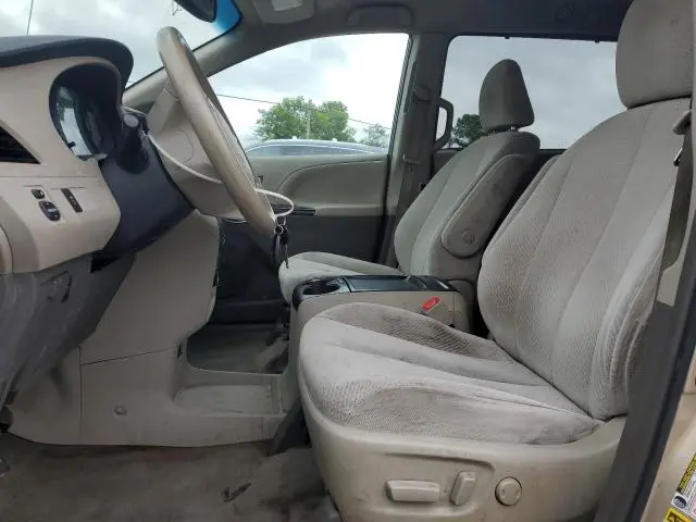 2011 TOYOTA SIENNA LE  