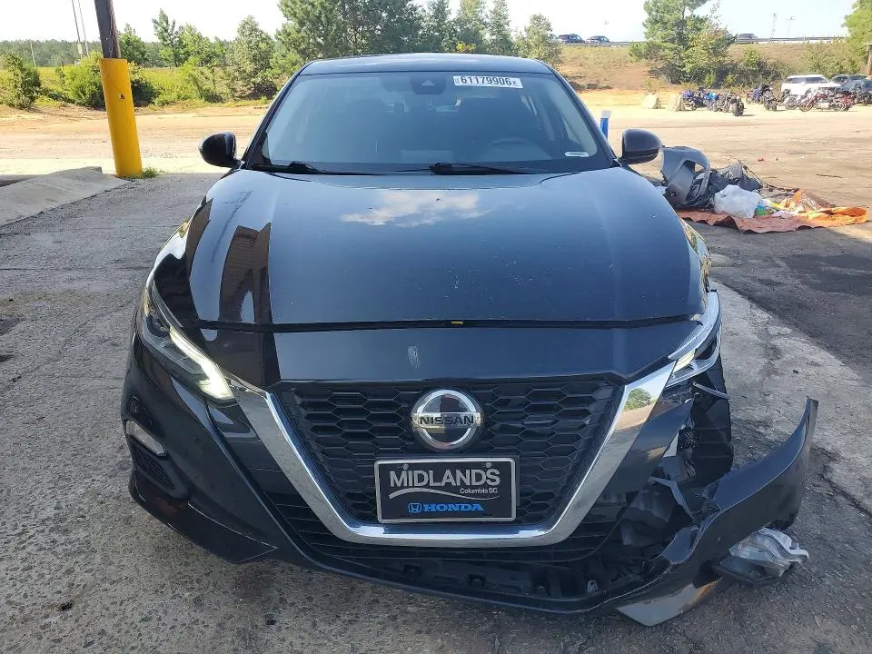 2022 NISSAN ALTIMA SV  