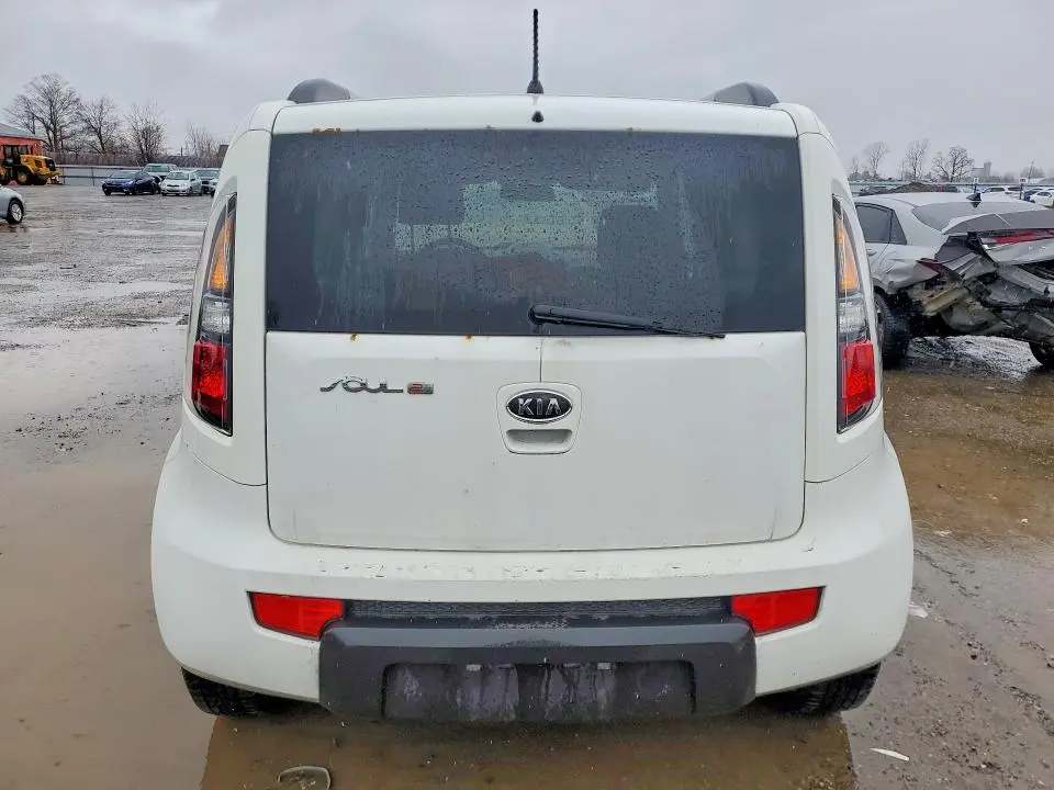 2011 KIA SOUL +  