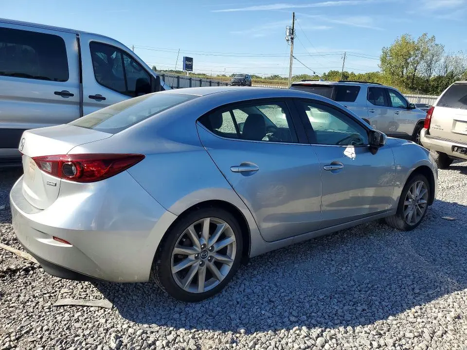 2017 MAZDA 3 TOURING  