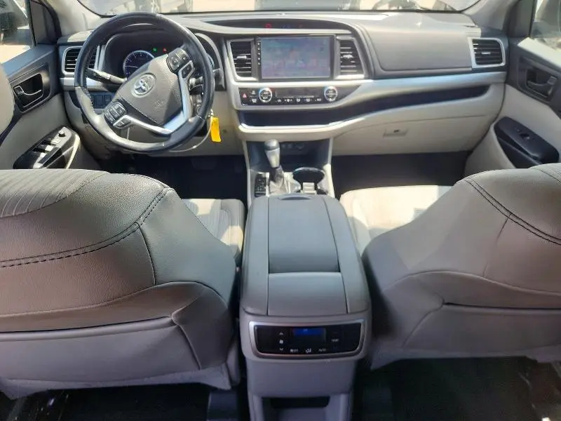 2019 TOYOTA HIGHLANDER LE PLUS  