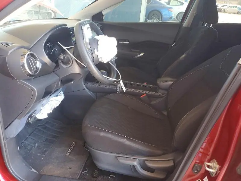 2022 NISSAN KICKS SV  