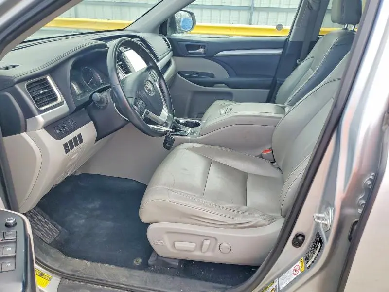 2017 TOYOTA HIGHLANDER XLE  