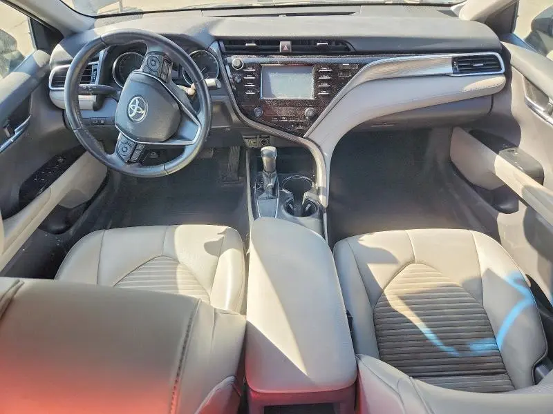 2018 TOYOTA CAMRY SE  